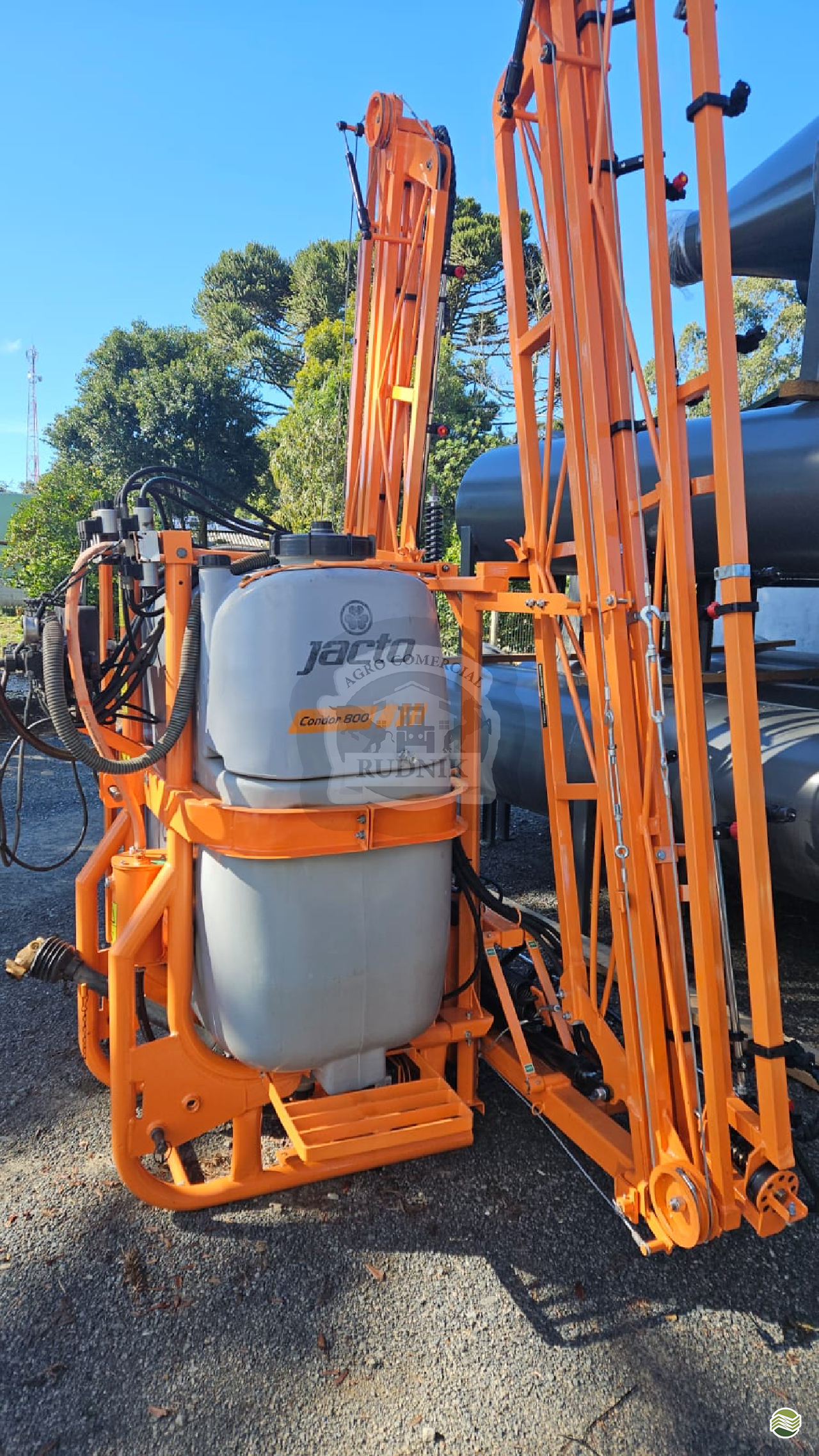 PULVERIZADOR JACTO CONDOR 800 M14 Acoplado Hidráulico Agrocomercial Rudnik - Landini ITAIOPOLIS SANTA CATARINA SC